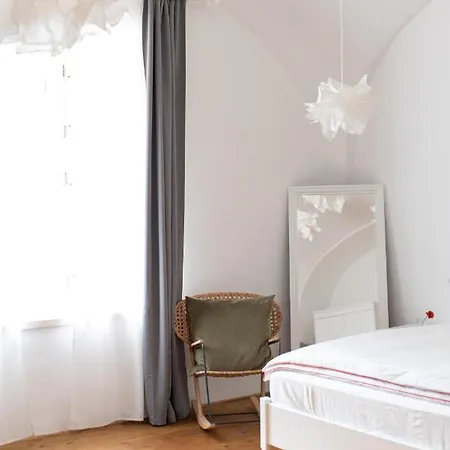 公寓 Fajront - Krasny Historicky V Srdci Kremnice 克雷姆尼察