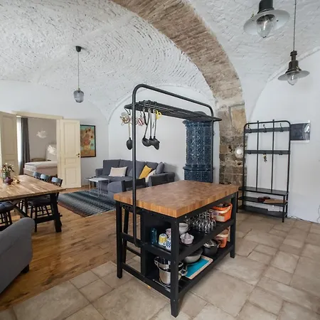 Fajront - Krasny Historicky V Srdci Kremnice 克雷姆尼察